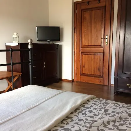 Pod Lasem Apartment Charzykowy